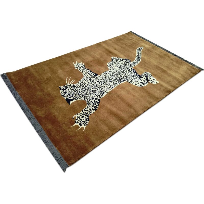 4x6 Feet Hand Knotted Climbing Leopard Carpet - Image 3