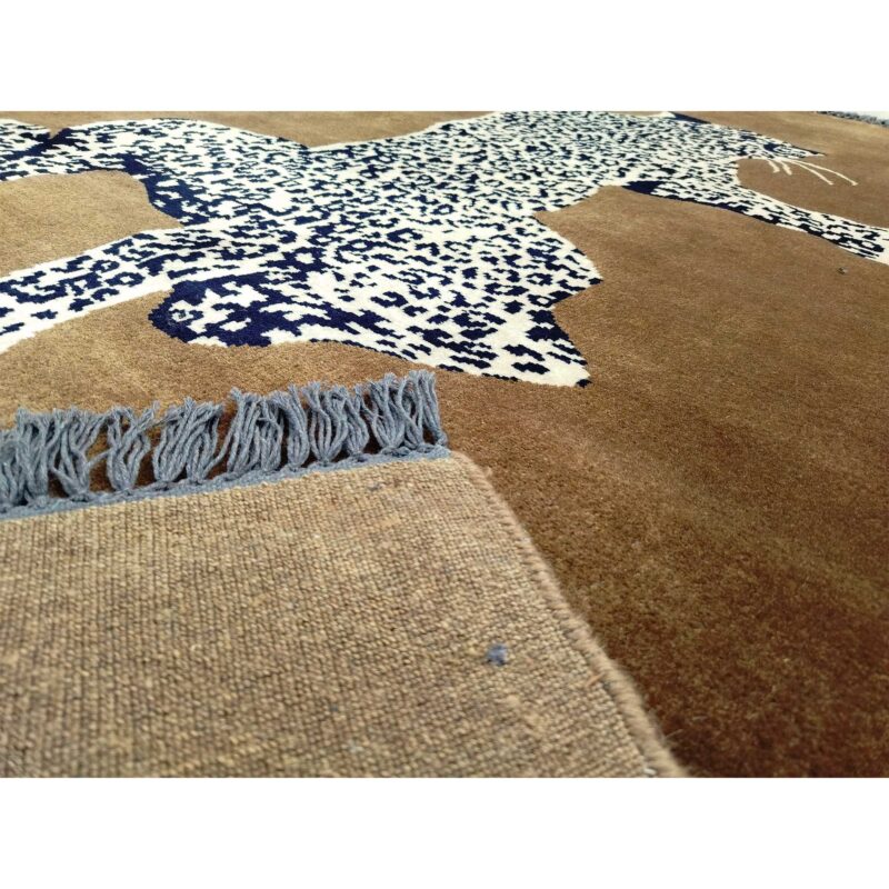 4x6 Feet Hand Knotted Climbing Leopard Carpet - Image 4