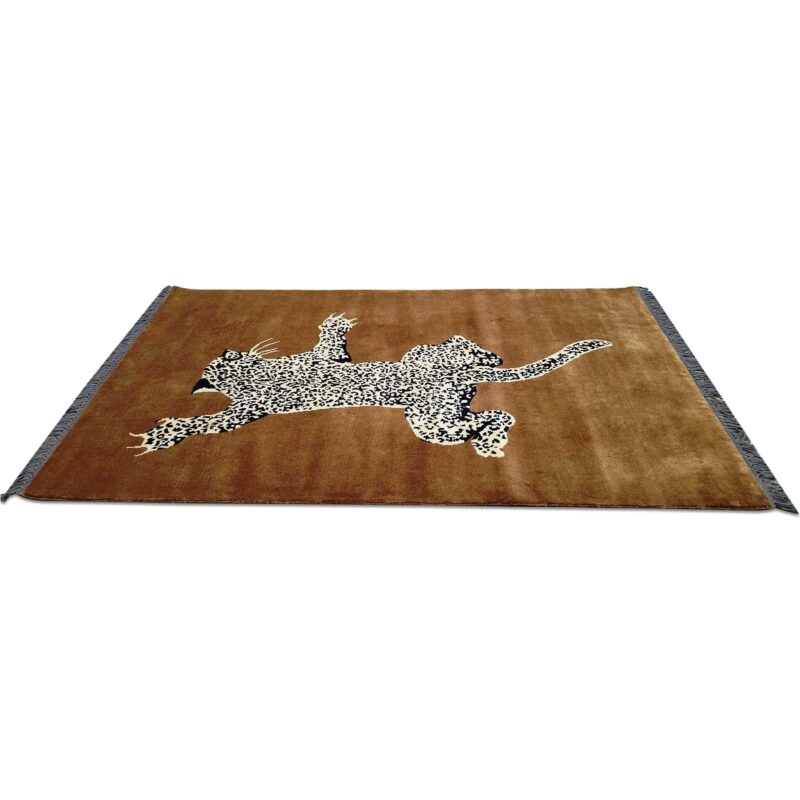 4x6 Feet Hand Knotted Climbing Leopard Carpet - Image 2