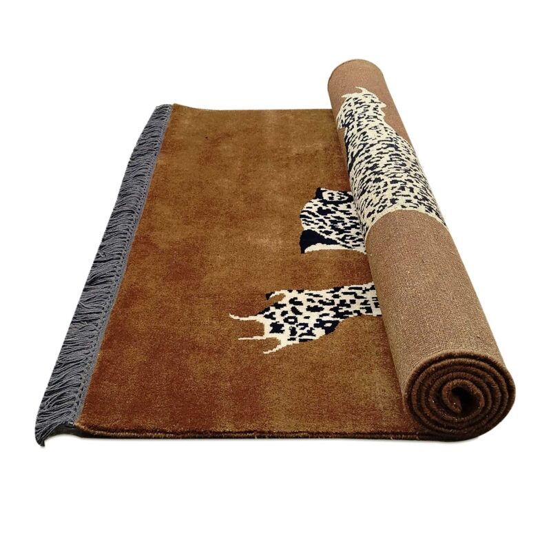 4x6 Feet Hand Knotted Climbing Leopard Carpet - Image 6