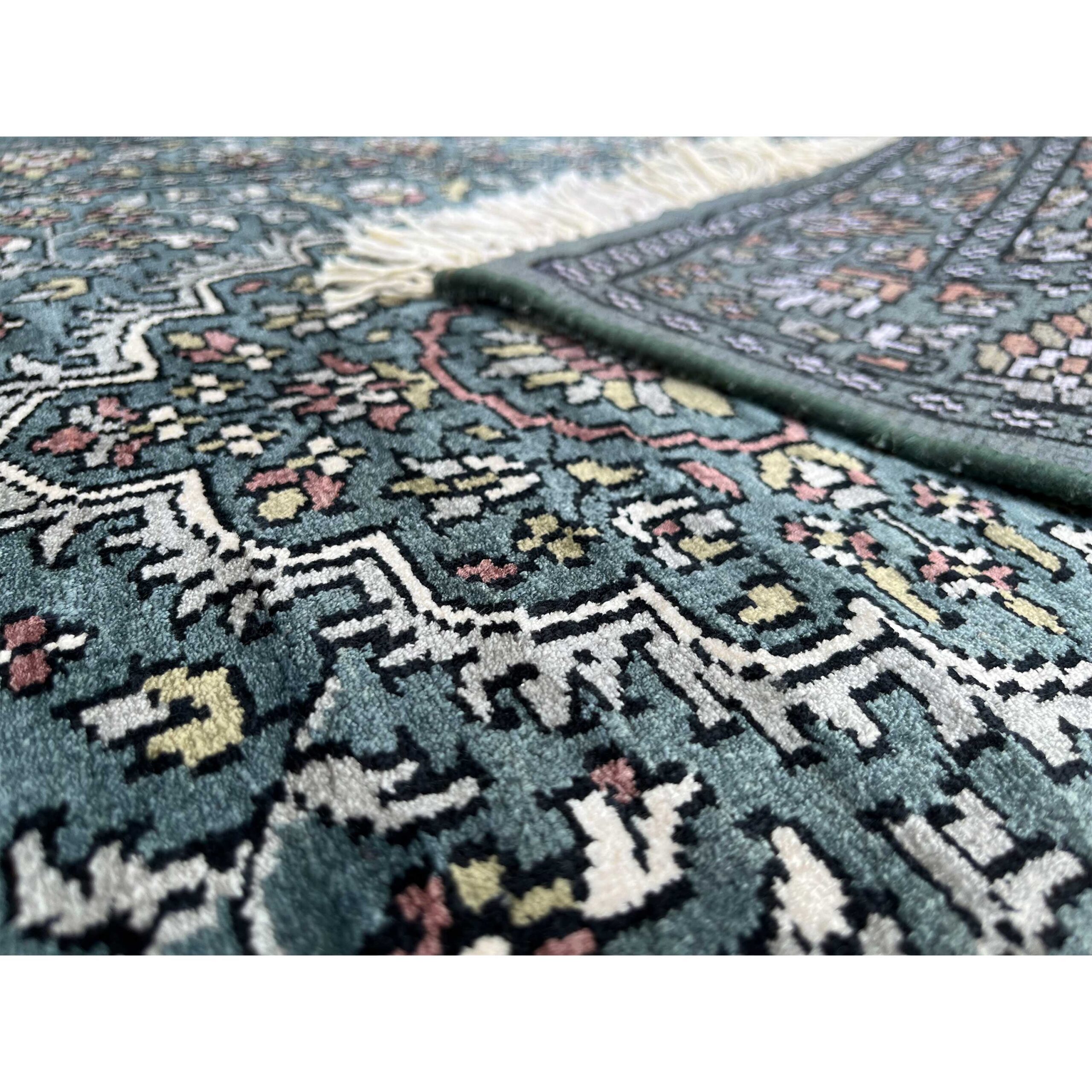 2.5x4 feet Hand Knotted Viscose Rug Indopersian Overall Gray - Image 4