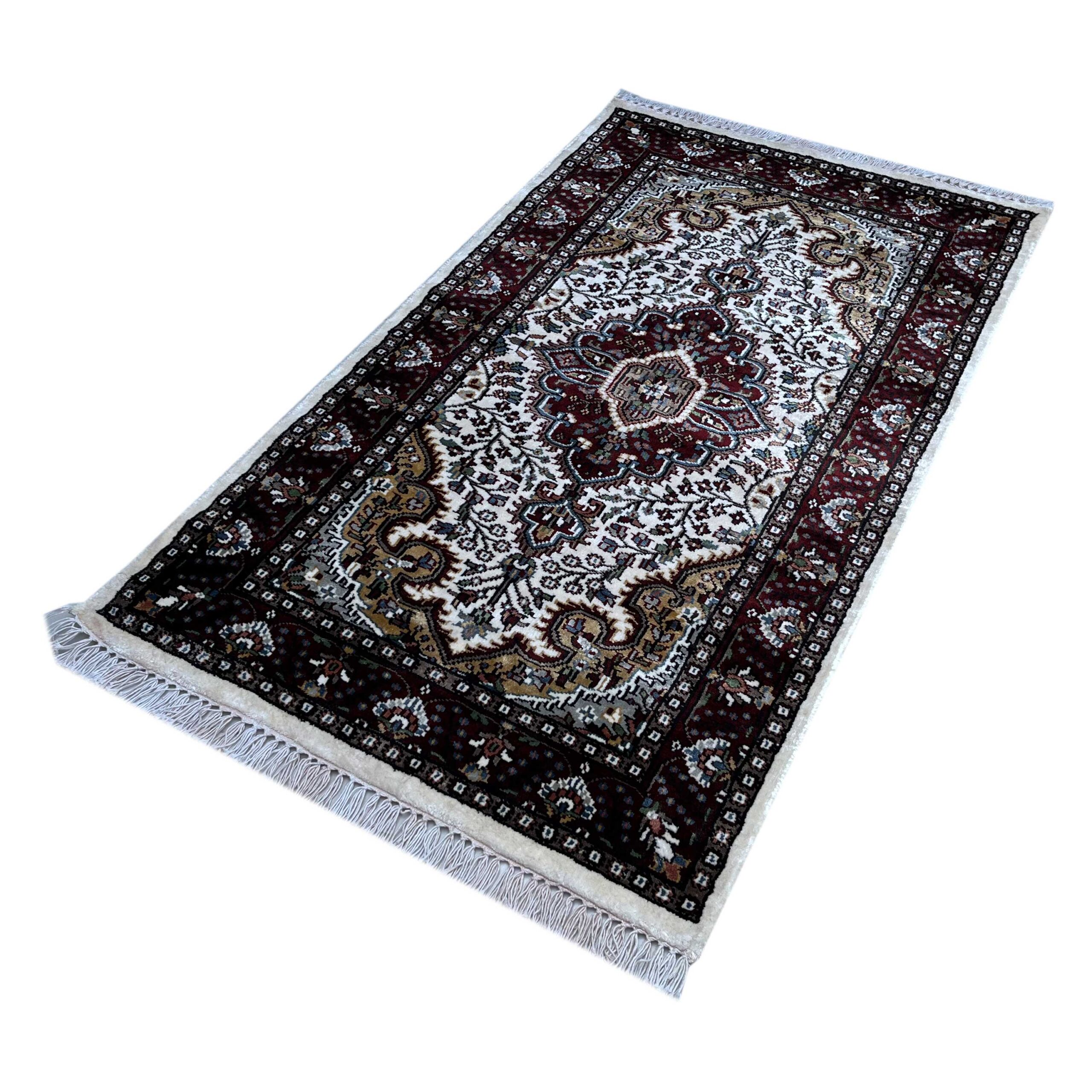 2.5x4 feet Hand Knotted Viscose Rug Indopersian White and Multi - Image 6