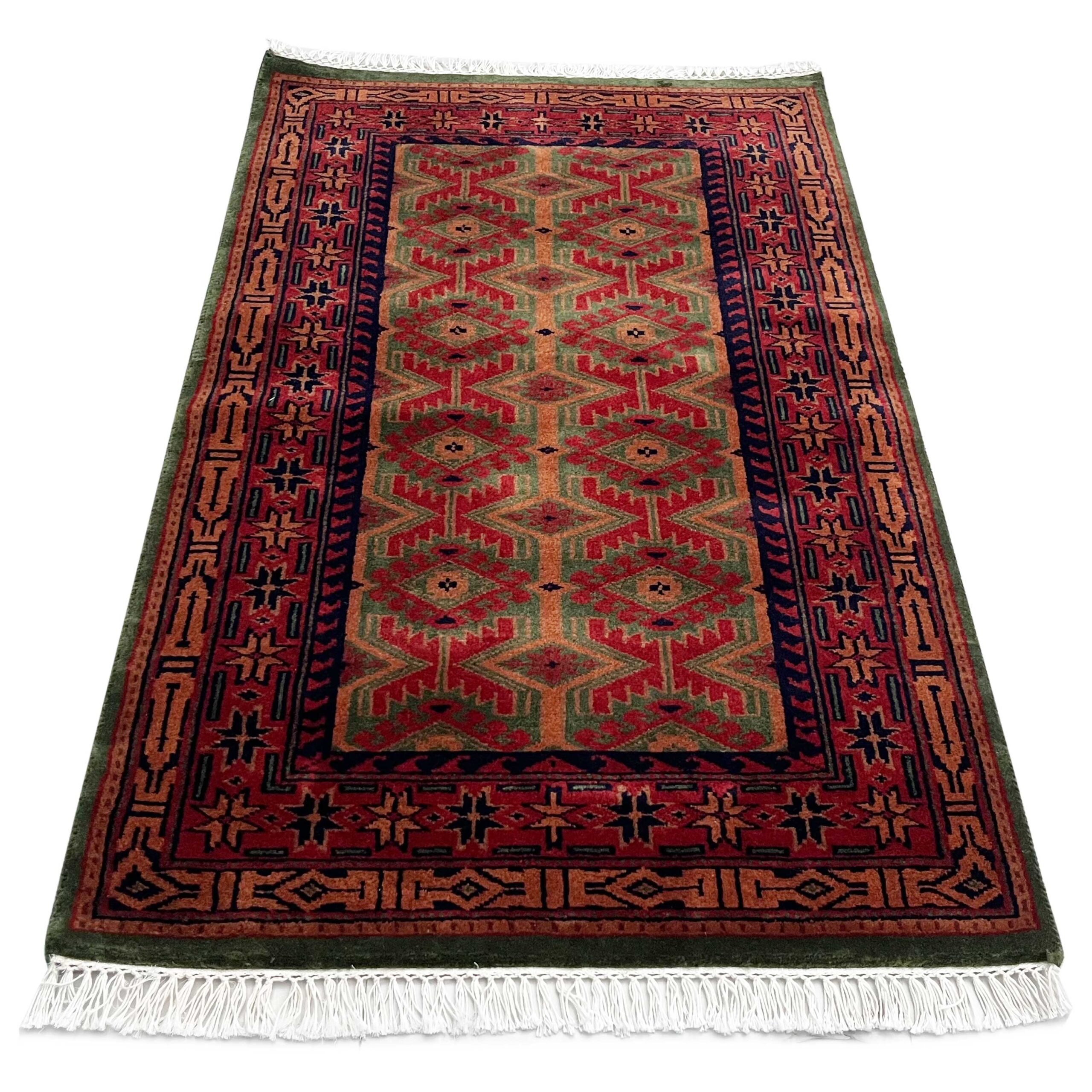 Handmade Tribal Kangura Wool Area carpet, Green and Red, 2.5x4 ft, Hand Knotted - Image 7