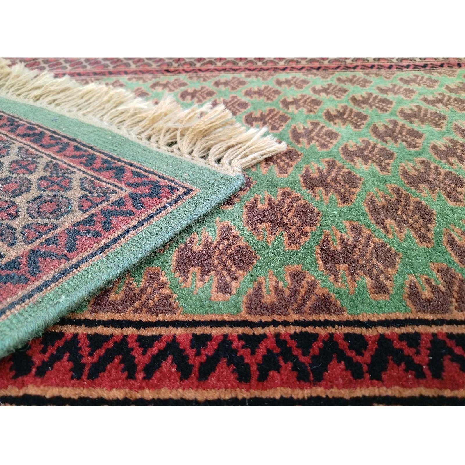 2.5x4 feet Hand Knotted Wool Carpet Lichi Green - Image 6