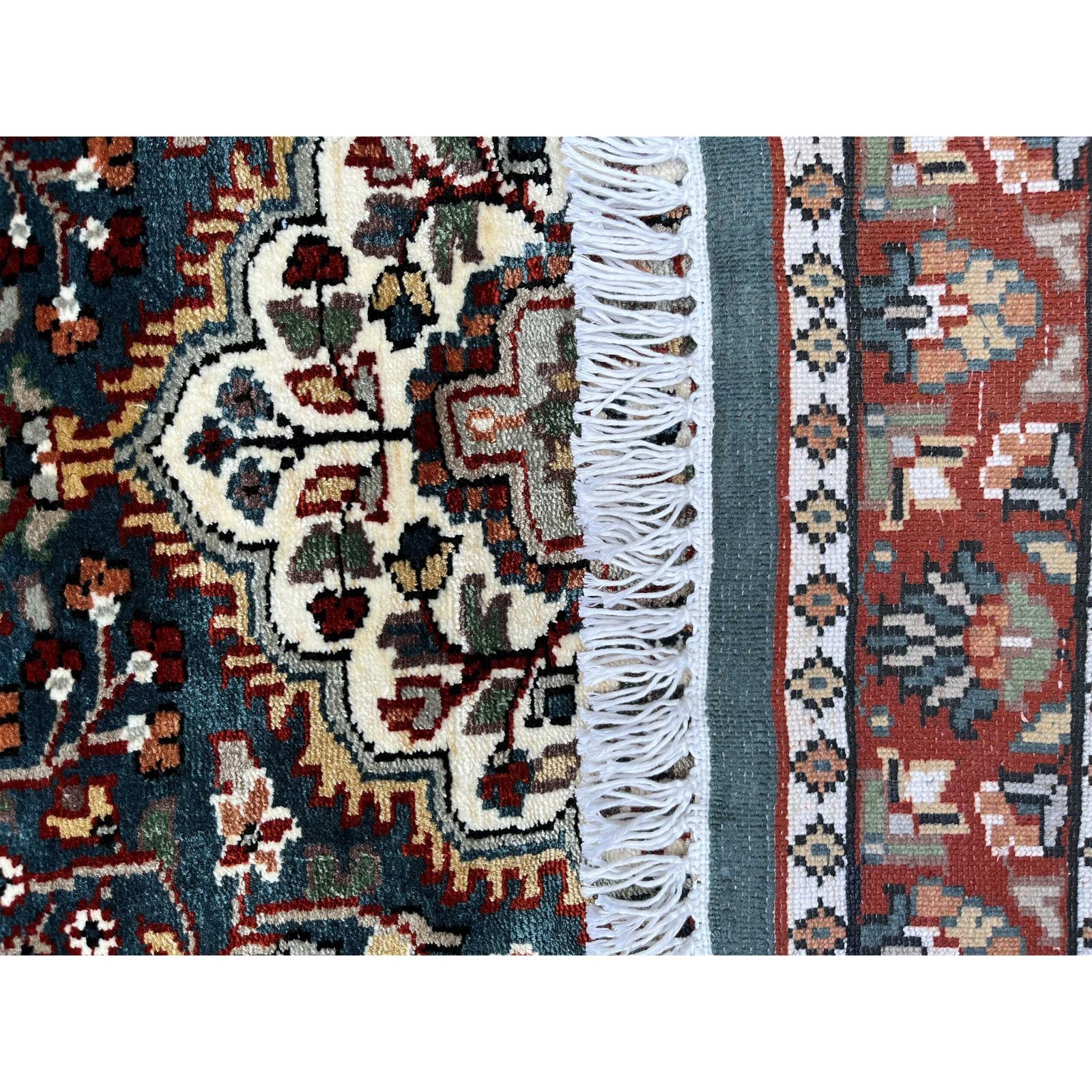 2.5x4 feet Hand Knotted Bamboo Silk Carpet Indopersian Gray - Image 5