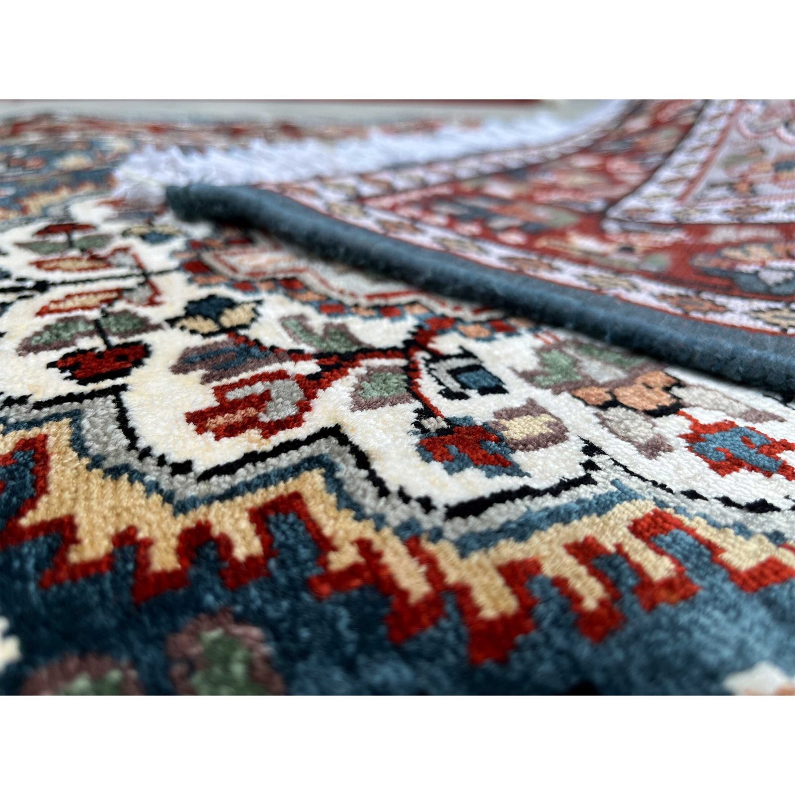 2.5x4 feet Hand Knotted Bamboo Silk Carpet Indopersian Gray - Image 4