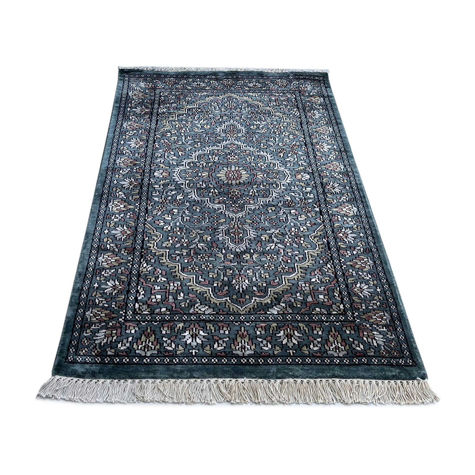 2.5x4 feet Hand Knotted Bamboo Silk Carpet Indopersian Overall Gray - Image 6