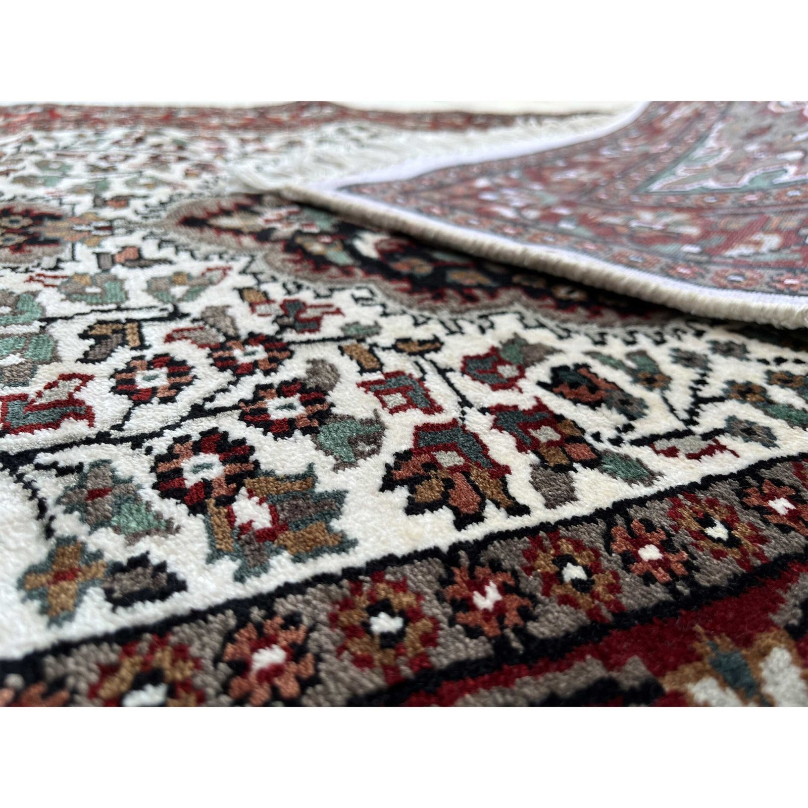 2.5x4 feet Hand Knotted Bamboo Silk Carpet Indopersian White - Image 5