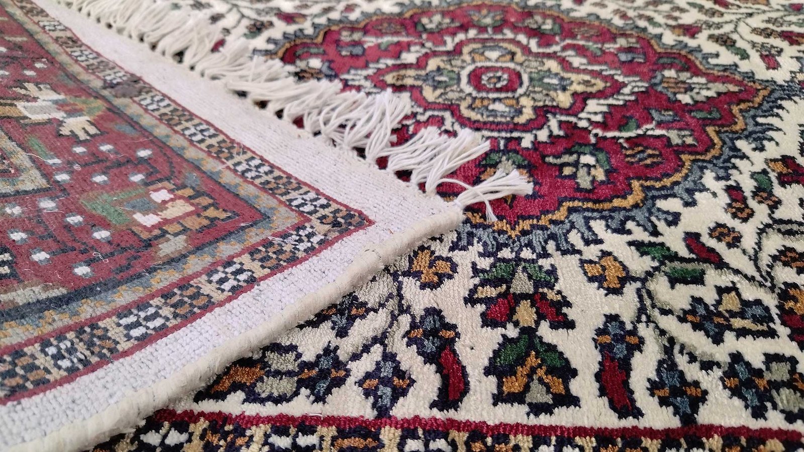 2.5x4 ft White Handmade Bamboo Silk Persian Carpet - Image 4