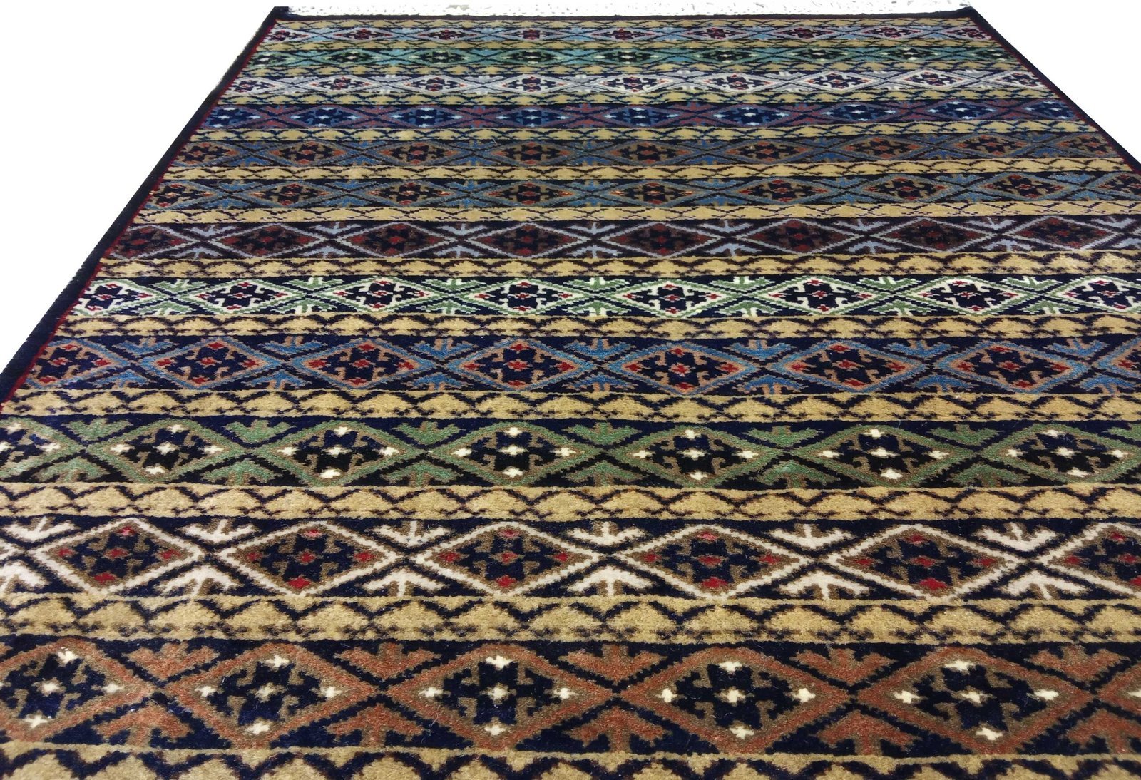 3×5 feet Black & Multi Hand Knotted Wool Carpet Zanjeera - Image 4