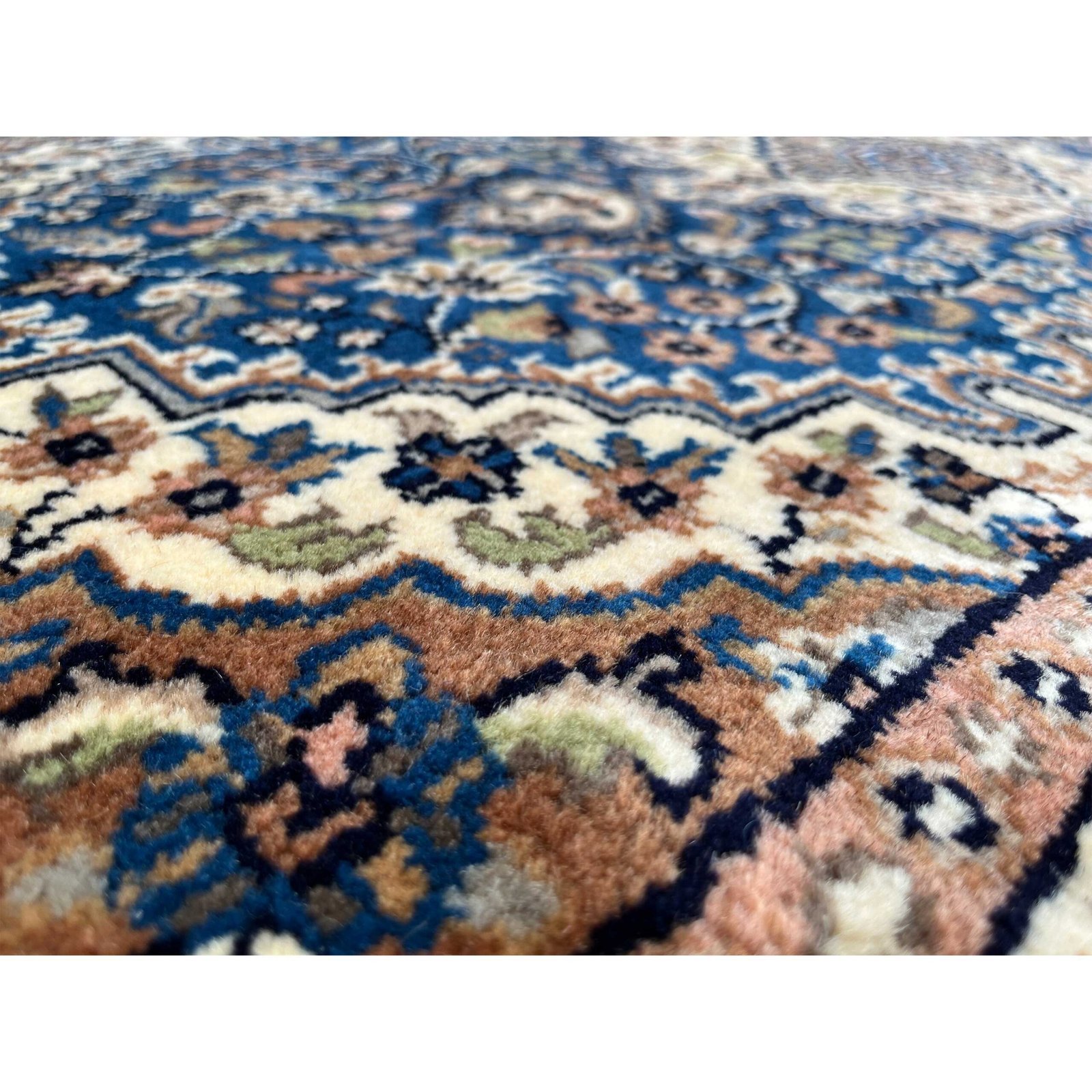 3x5 ft Hand Knotted wool Carpet Blue Indopersian - Image 3