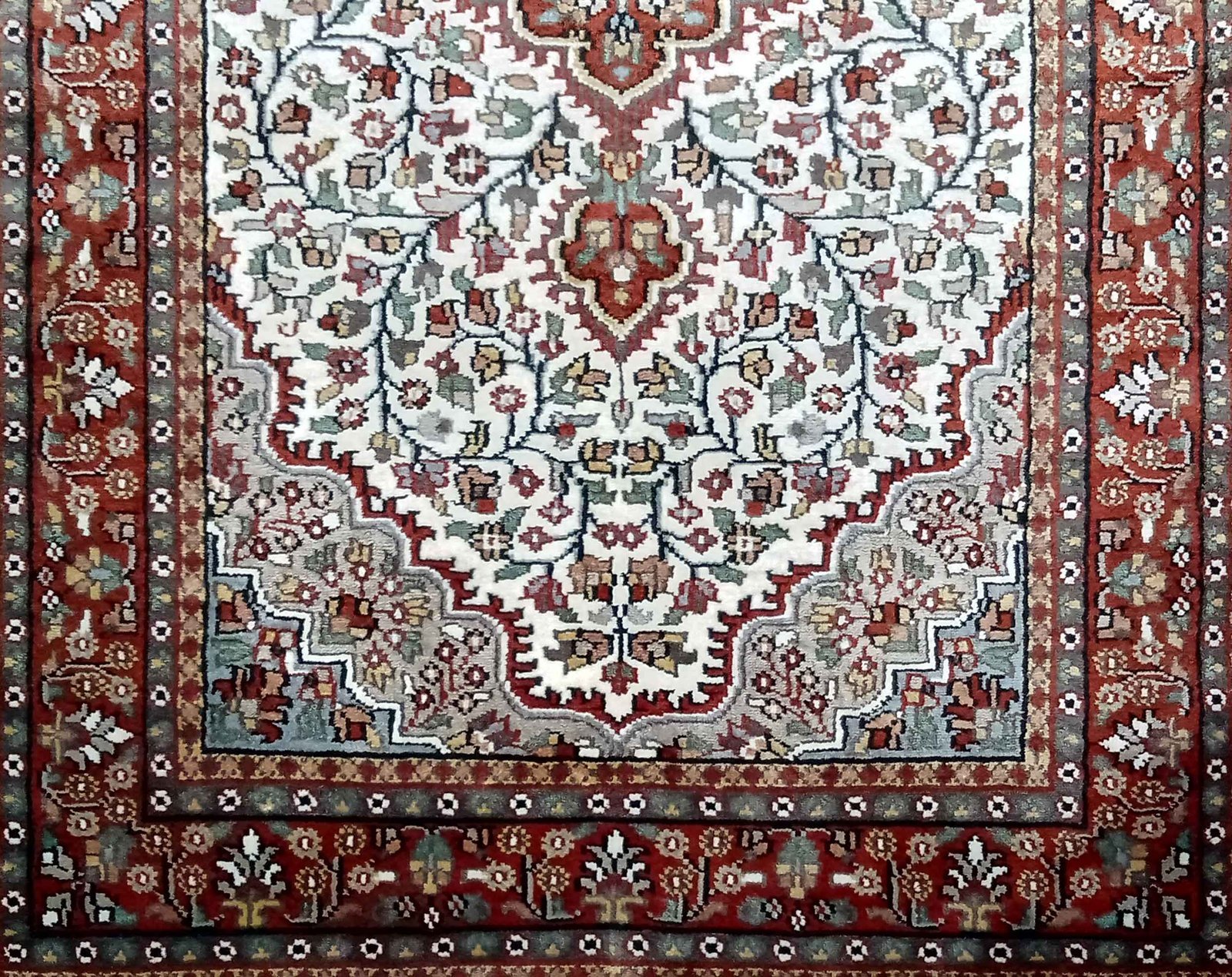 3×5 feet Hand Knotted Persian Carpet White - Image 3