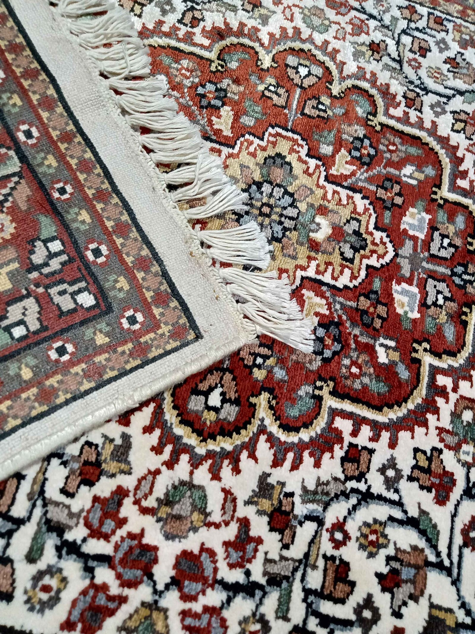 3×5 feet Hand Knotted Persian Carpet White - Image 4