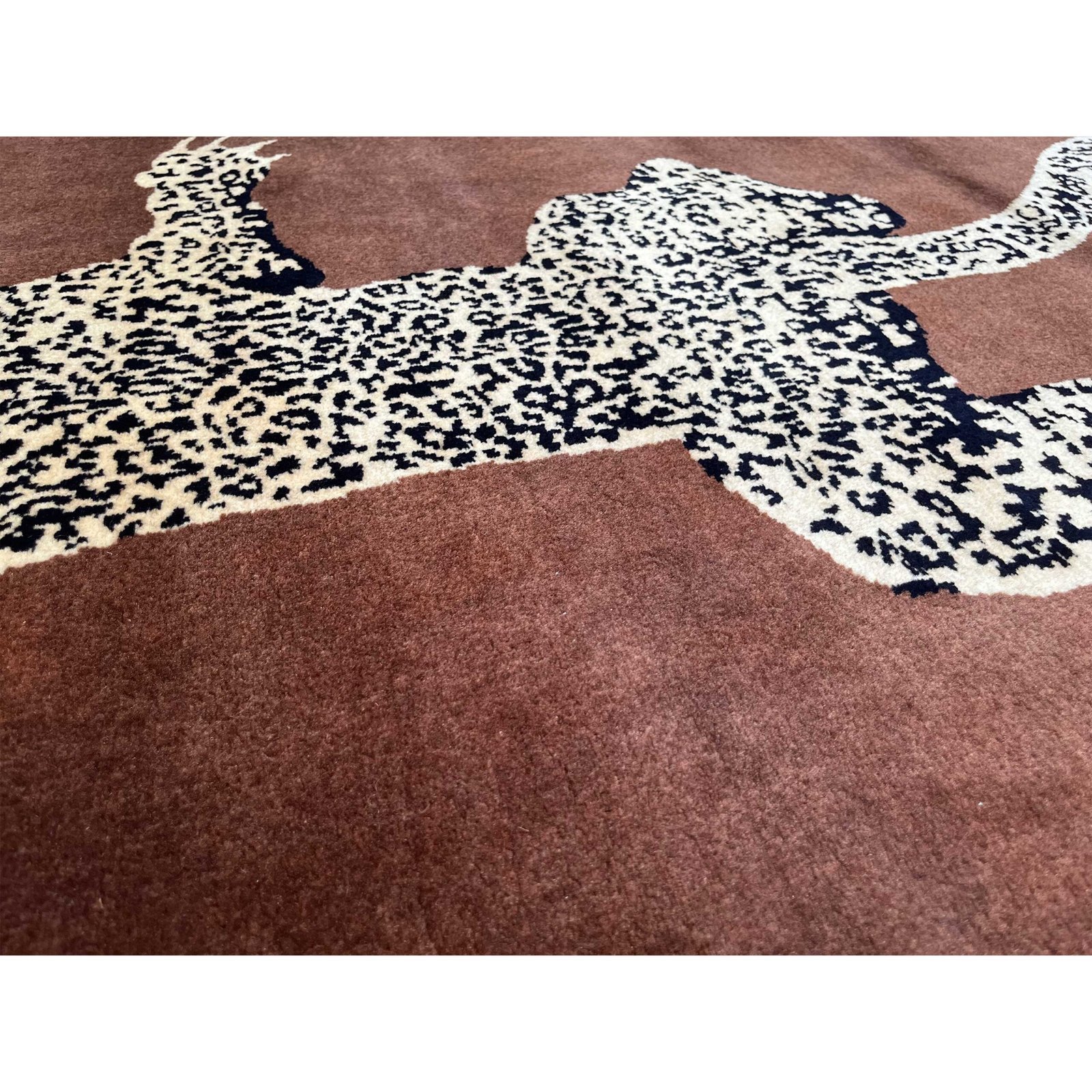 4x6 ft Hand Knotted Woolen Carpet Copper Leopard - Image 6