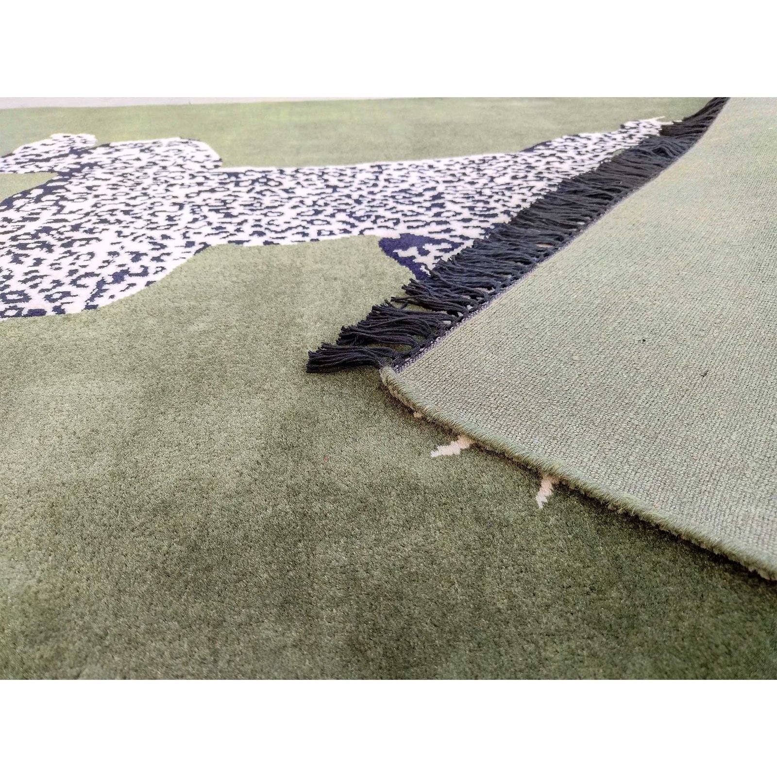 4x6 Feet Climbing Leopard Green Carpet - Image 7