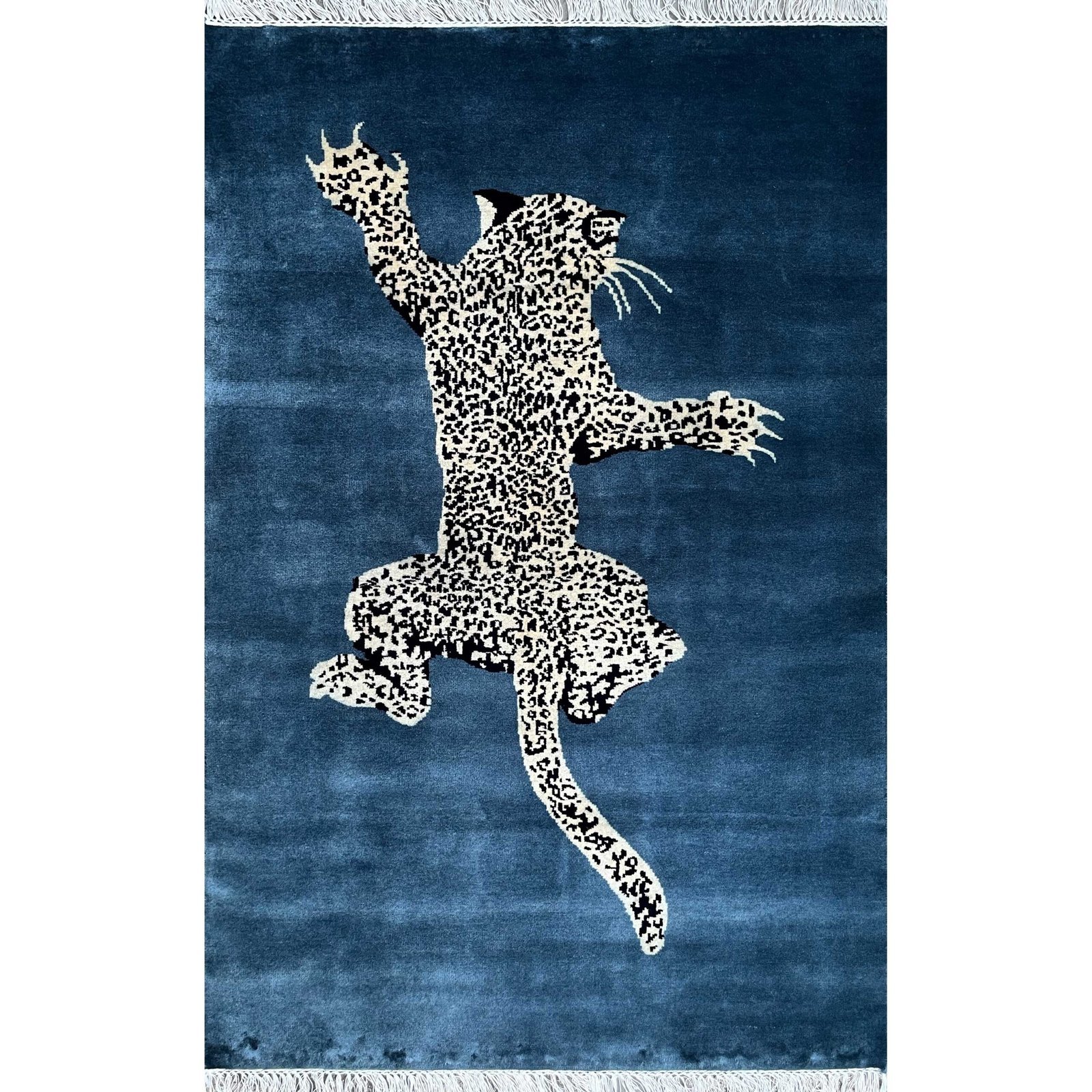 4x6 ft Hand Knotted Wool Carpet Bluish Gray Leopard