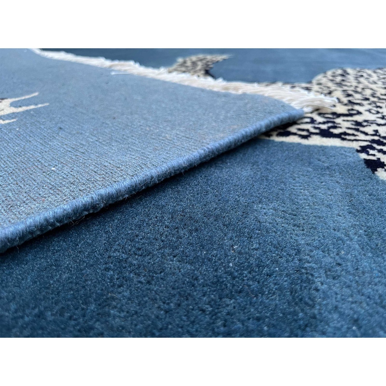 4x6 ft Hand Knotted Wool Carpet Bluish Gray Leopard - Image 4
