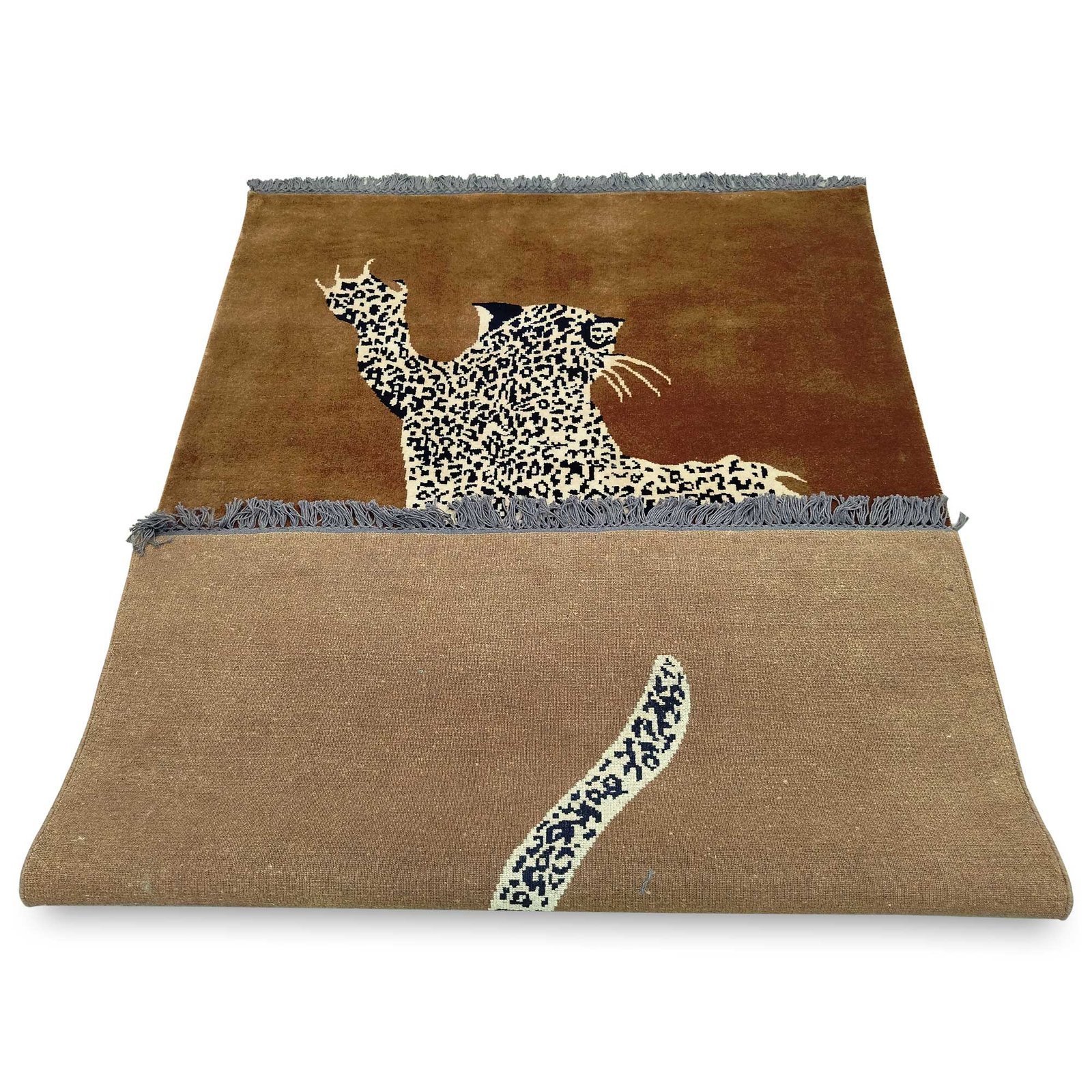4x6 Feet Hand Knotted Climbing Leopard Carpet - Image 5