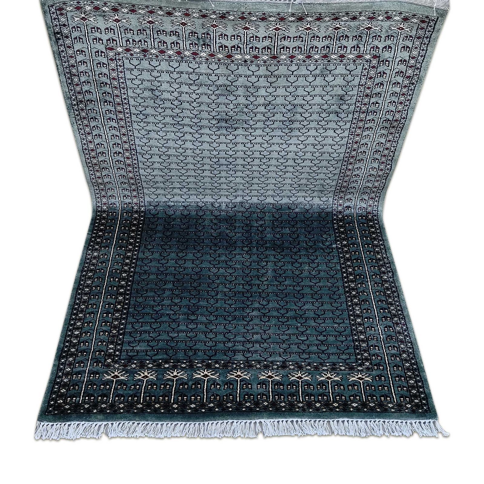 4x6 ft Hand Knotted Royal Grey Bamboo Silk Carpet - Image 6