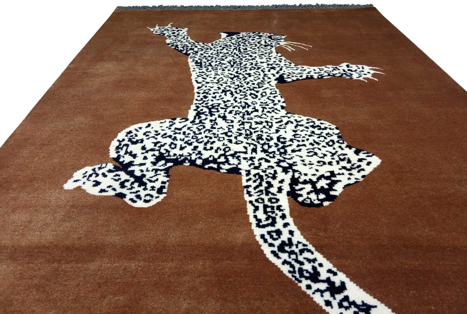 4x6 Feet Hand Knotted Climbing Leopard Wool Carpet Copper - Image 4