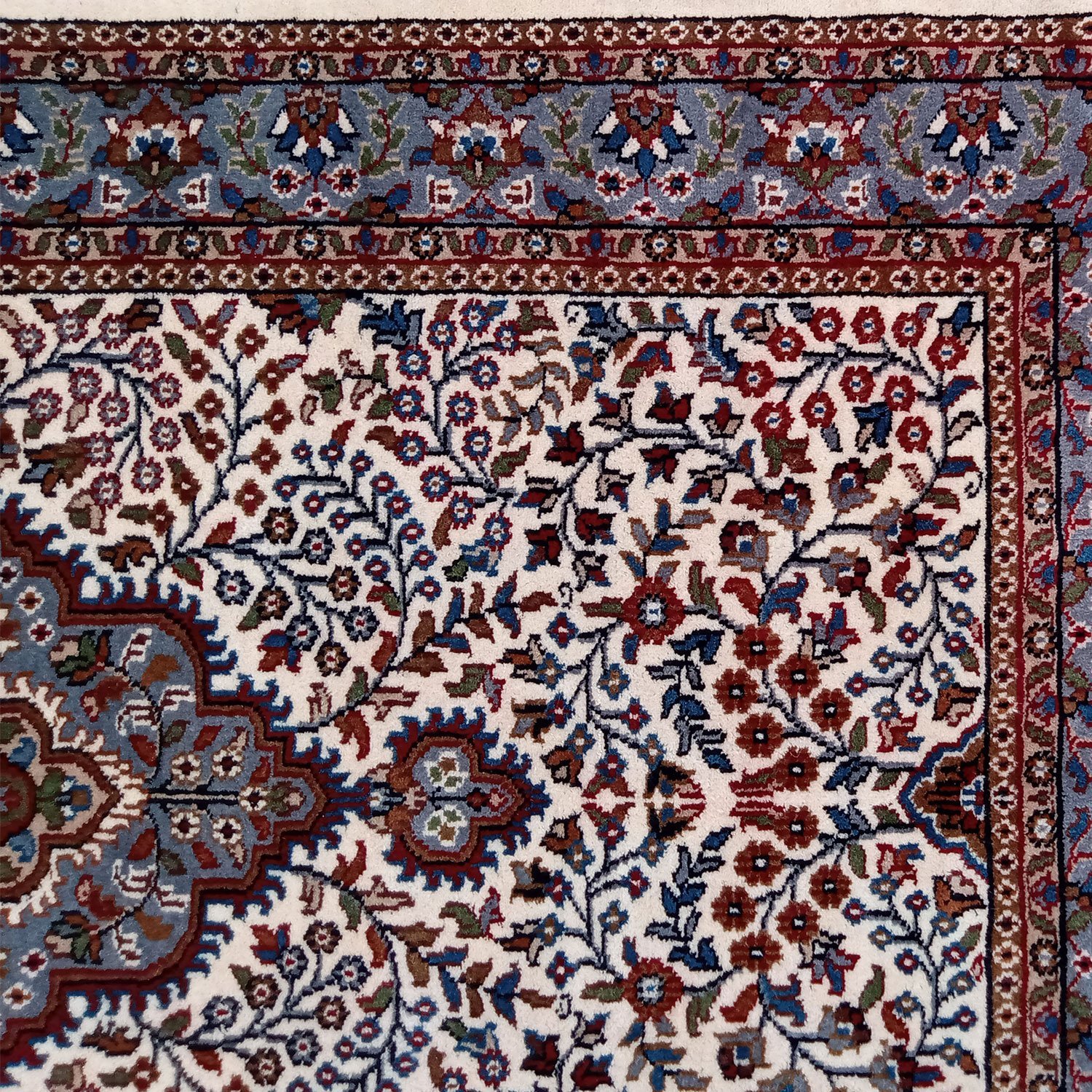 4×6 Feet White Hand Knotted Kashan Carpet - Image 4