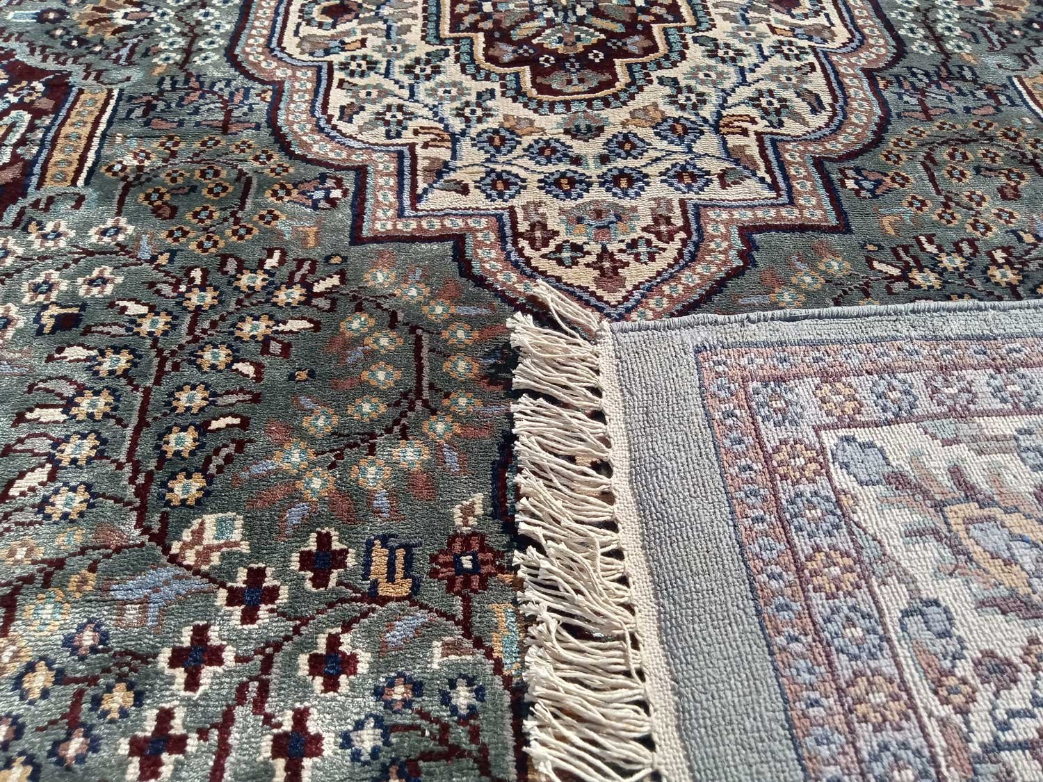 5×7 feet Grey Hand Knotted Persian Carpet Bamboo Silk - Image 3