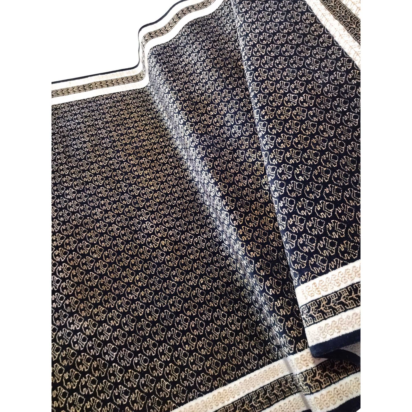 6x9 Feet Black Hand Knotted Wool Carpet - Image 6