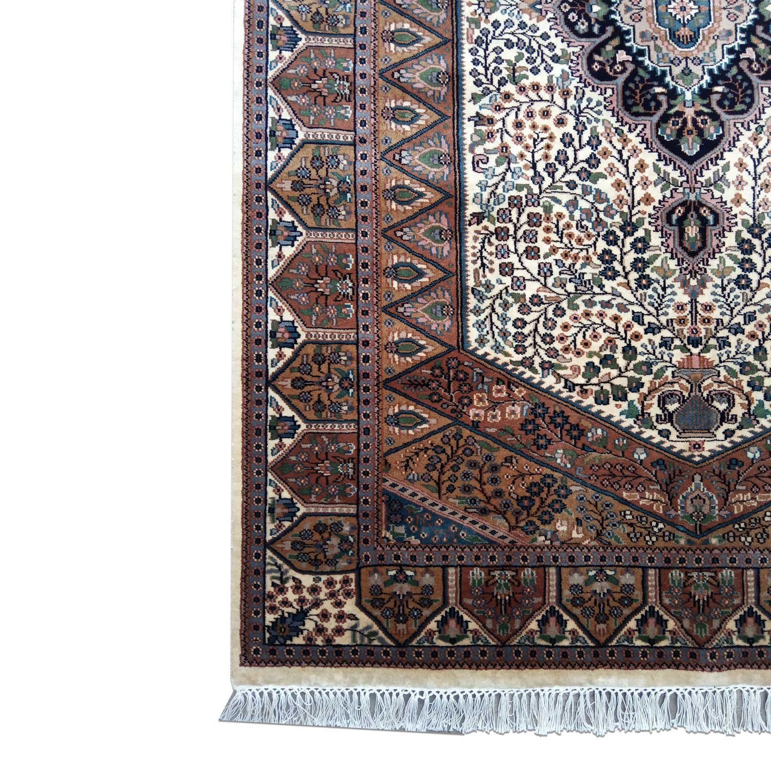 5×7 ft White Hand Knotted Persian Carpet Wool - Image 3