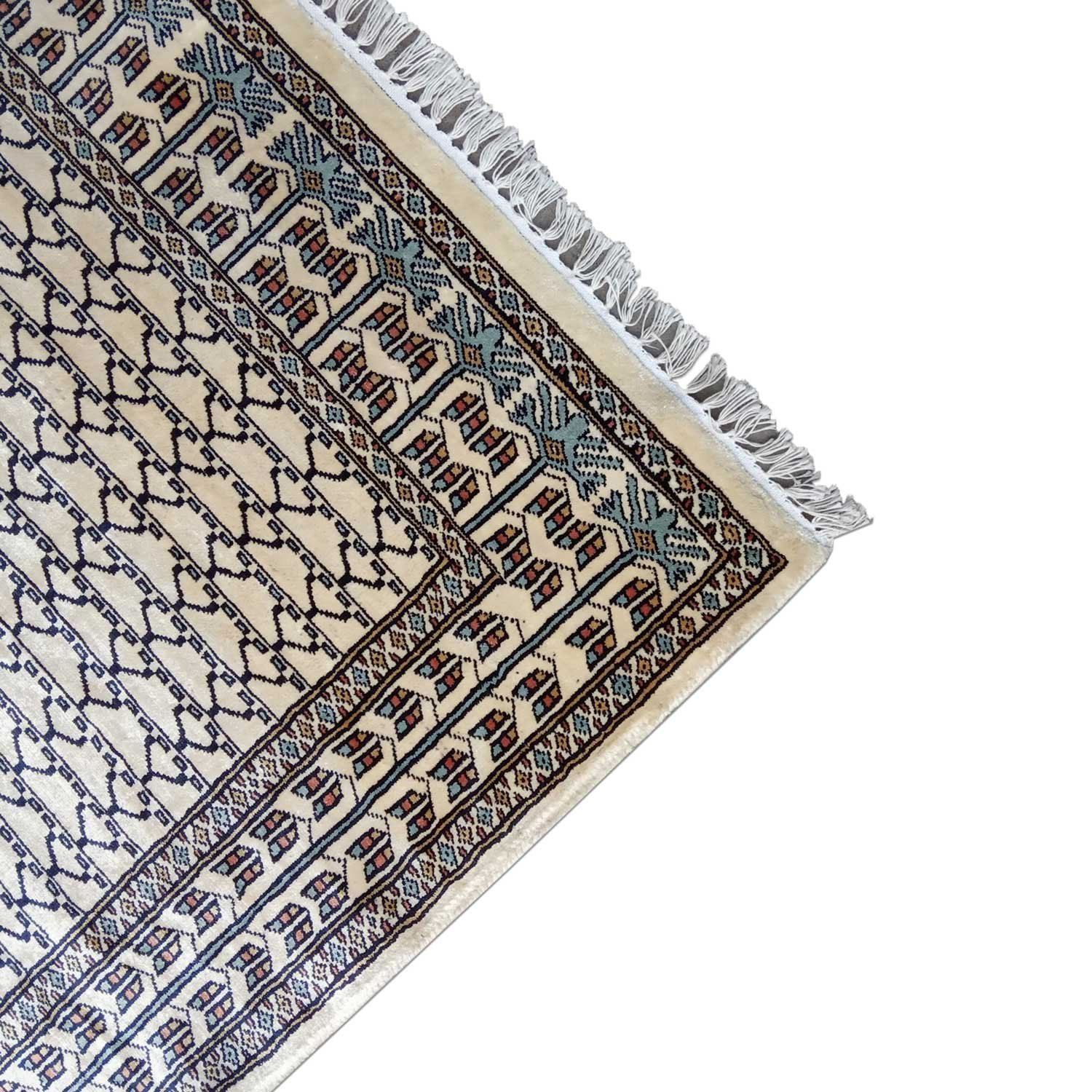 4×6 Feet Hand Knotted Parda Bamboo Silk Carpet White - Image 5