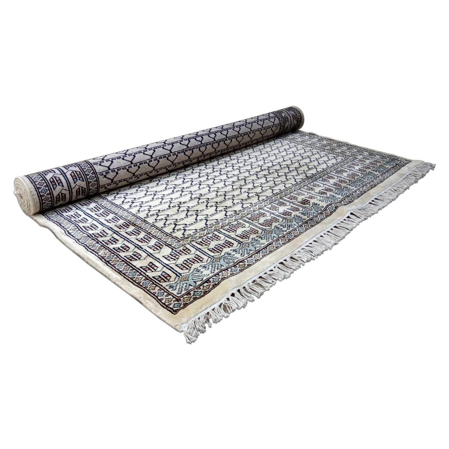 4×6 Feet Hand Knotted Parda Bamboo Silk Carpet White - Image 6